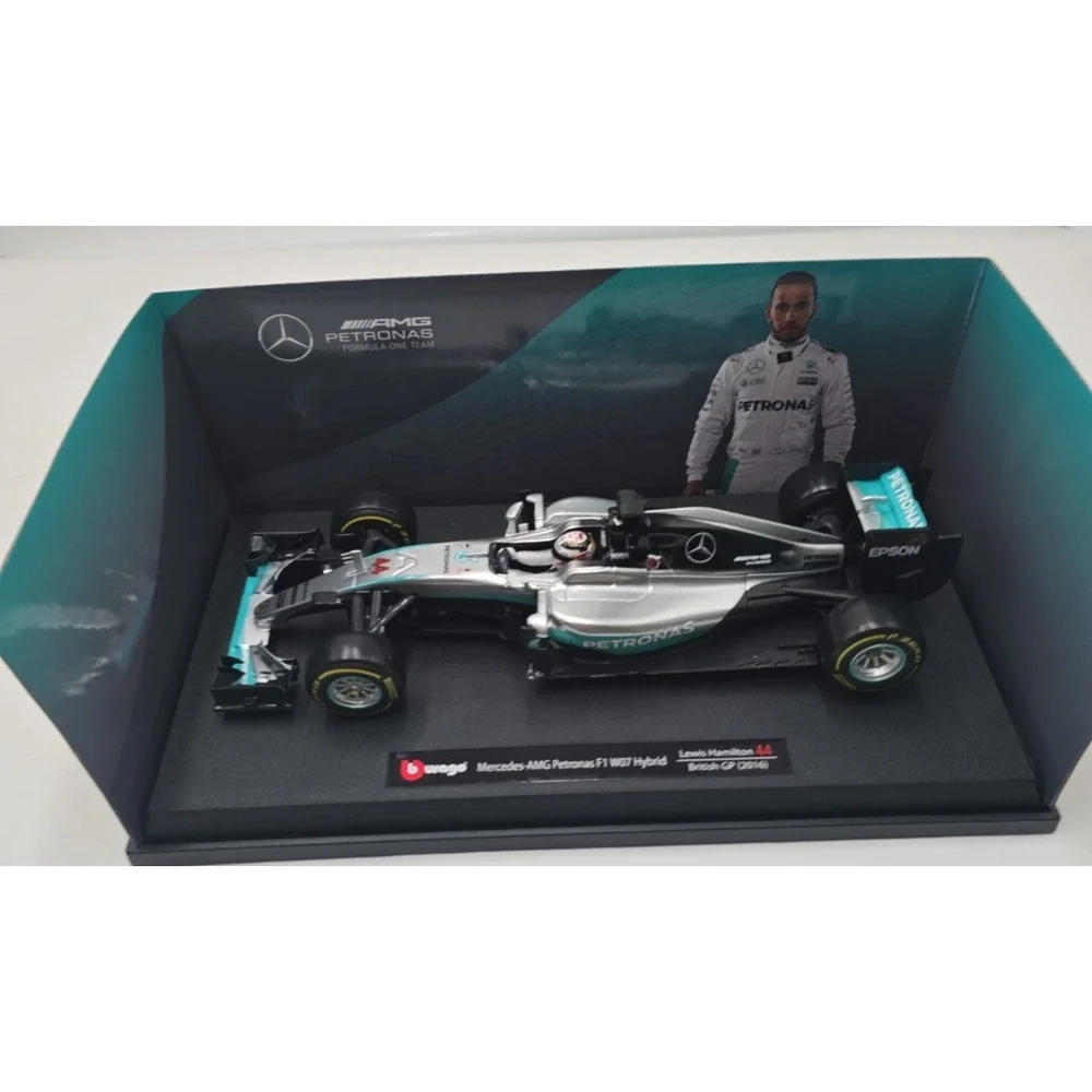 Bburago Mercedes AMG F1 W07 Hybrid 2016 Lewis Hamilton Die Cast Car